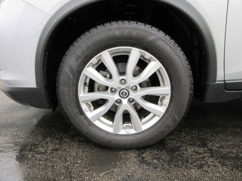Used 2020 Nissan Rogue S w/ Special Edition Package AWD/4WD image 18