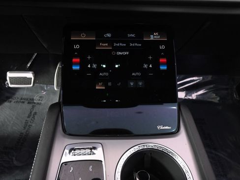 New 2027 Cadillac Vistiq Sport w/ LPO, Floor Liner Package AWD/4WD image 34