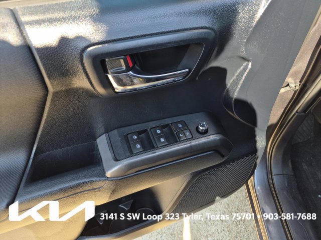 Used 2016 Toyota Tacoma TRD Off-Road w/ Towing Package AWD/4WD image 20