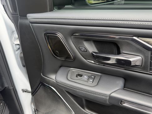 Used 2025 RAM 1500 Limited AWD/4WD image 29