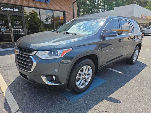 Used 2019 Chevrolet Traverse LT image 1