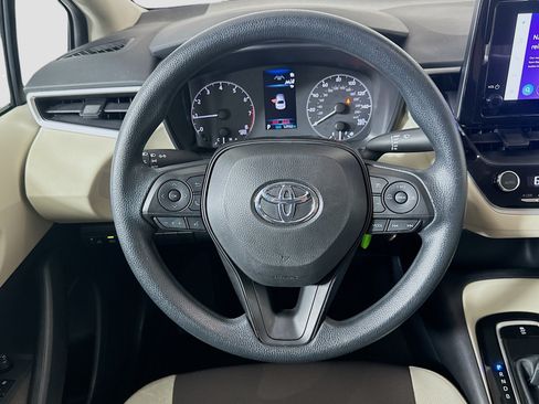 Used 2025 Toyota Corolla LE FWD image 17
