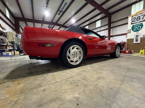 Used 1993 Chevrolet Corvette Convertible image 10