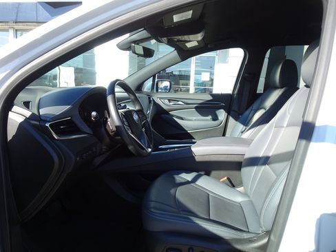 Used 2024 Buick Enclave Premium image 9
