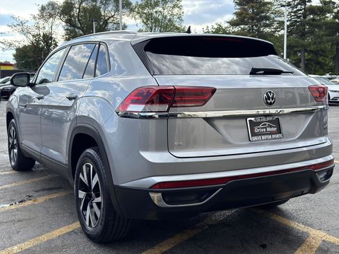 Used 2021 Volkswagen Atlas Cross Sport SE FWD image 9