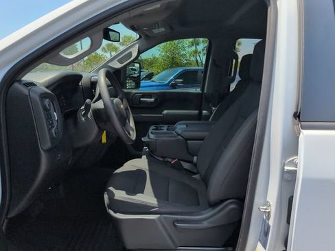 Used 2021 Chevrolet Silverado 2500 Custom w/ Custom Value Package AWD/4WD image 9