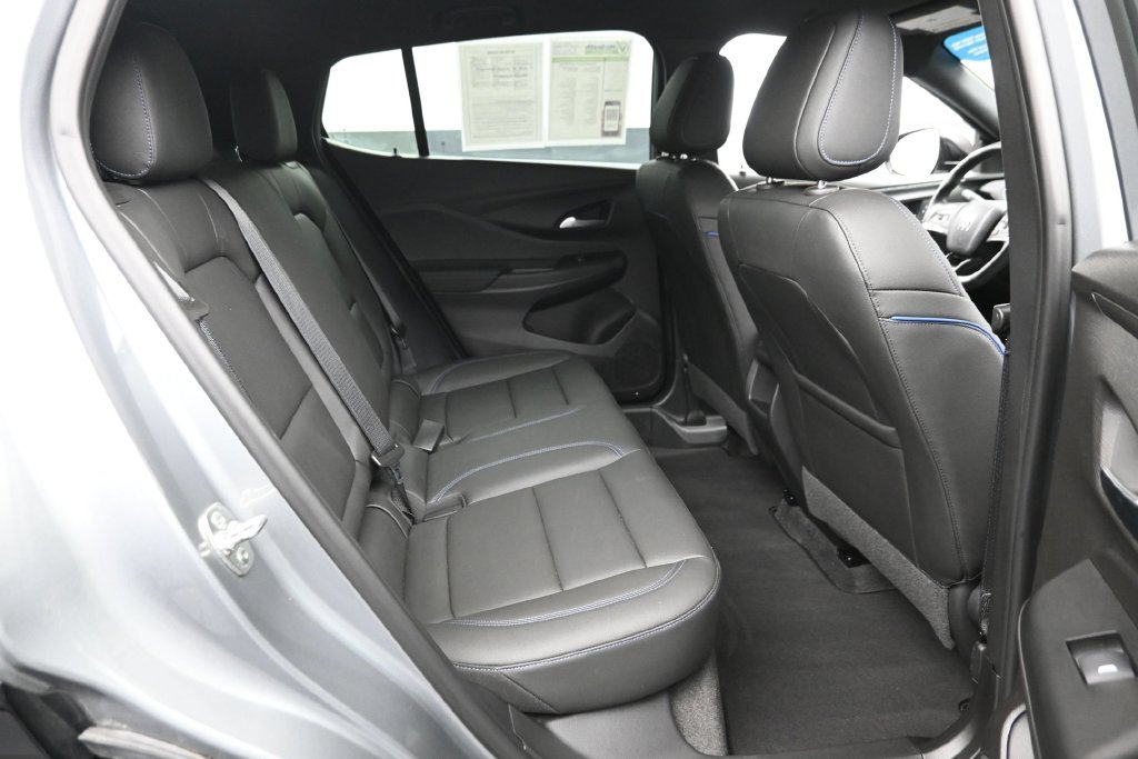 Used 2025 Buick Envista Sport Touring w/ Convenience I Package FWD image 10
