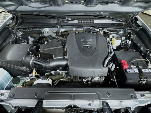 Used 2021 Toyota Tacoma SR5 image 28