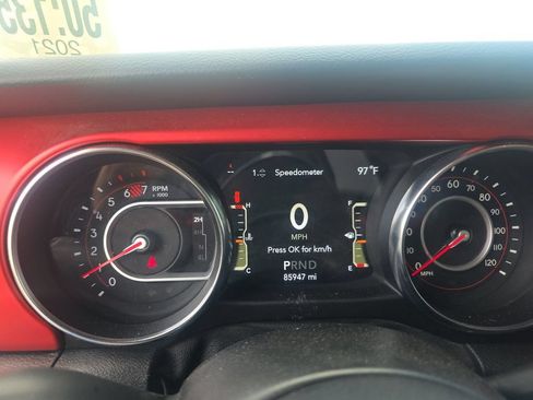 Used 2021 Jeep Wrangler Unlimited Rubicon AWD/4WD image 15