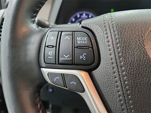 Used 2020 Toyota Sienna Limited Premium image 26