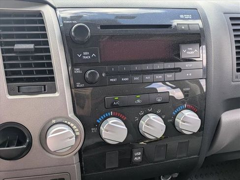 Used 2013 Toyota Tundra w/ SR5 Pkg image 12