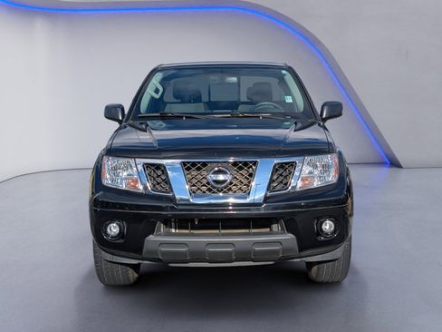 Used 2020 Nissan Frontier SV image 3
