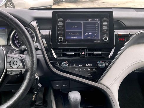 Used 2022 Toyota Camry LE image 18