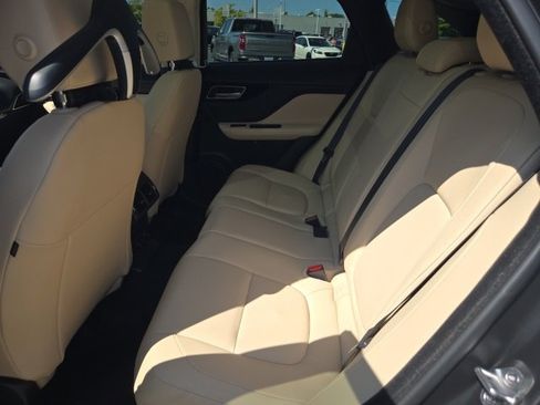 Used 2020 Jaguar F-PACE Premium image 27
