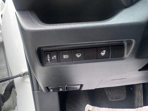 Used 2022 Toyota RAV4 XLE image 17