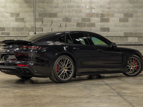 Used 2020 Porsche Panamera GTS image 7