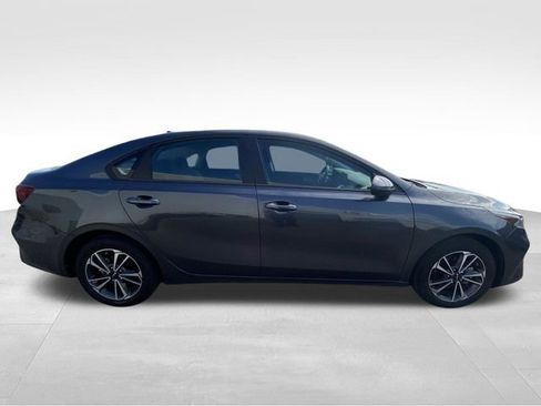 Used 2024 Kia Forte LXS w/ LXS Technology Package FWD image 12