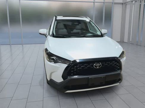 Certified 2024 Toyota Corolla Cross LE w/ Moonroof Package AWD/4WD image 3