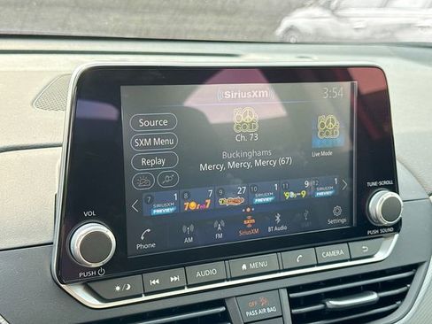 New 2025 Nissan Altima 2.5 SR image 9