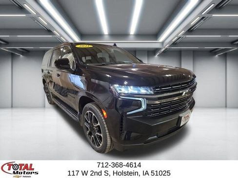 Used 2021 Chevrolet Suburban RST w/ Rear Media and Nav Package AWD/4WD image 2