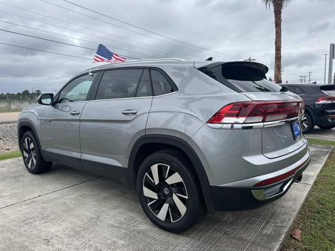 Used 2025 Volkswagen Atlas Cross Sport SE FWD image 7