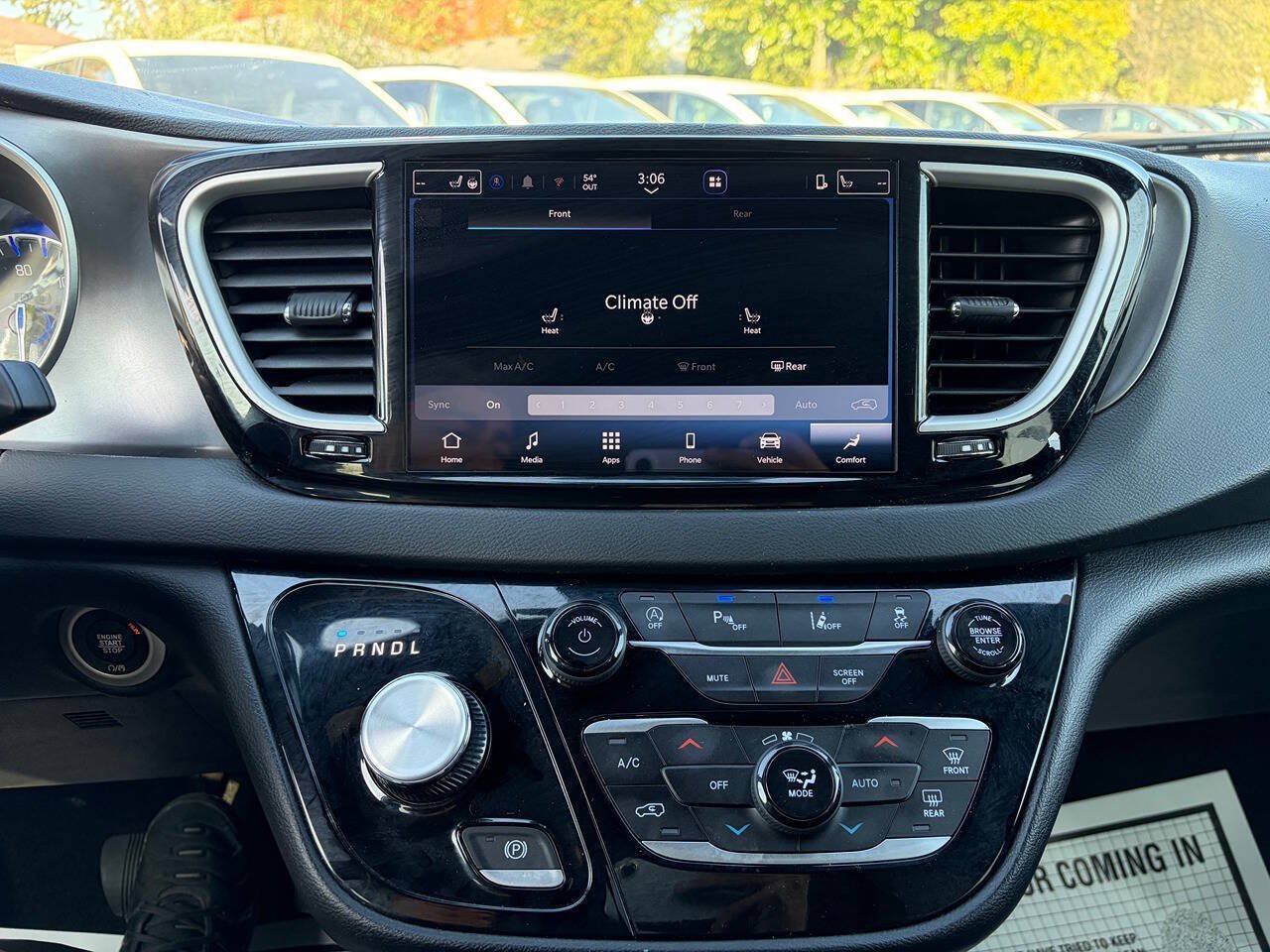Used 2026 Chrysler Pacifica Select FWD image 13