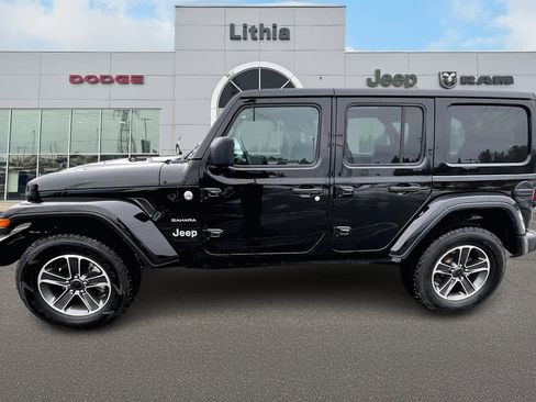 Used 2023 Jeep Wrangler Sahara w/ Cold Weather Group image 3