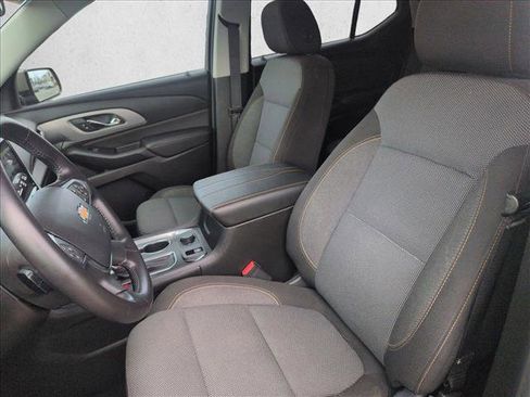 Used 2020 Chevrolet Traverse LT image 16