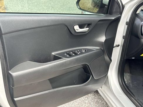 Used 2022 Kia Rio S image 17