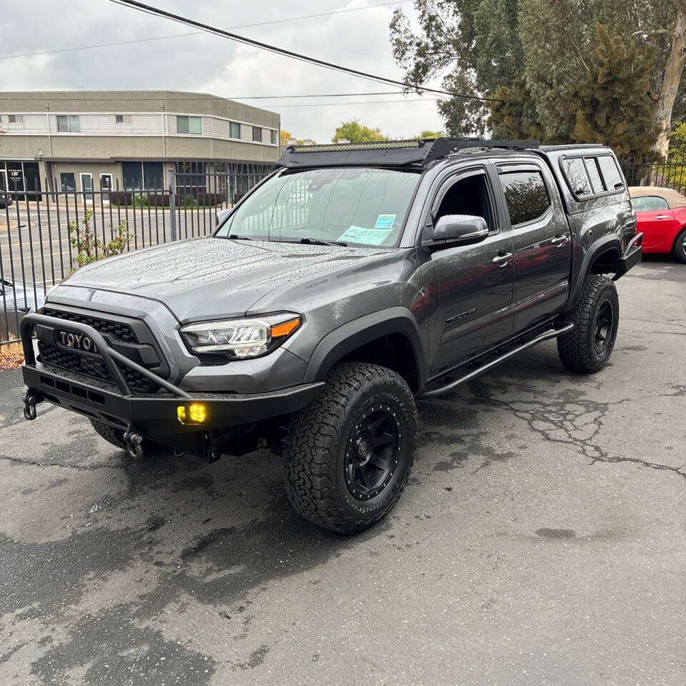 Used 2021 Toyota Tacoma TRD Off-Road w/ Technology Package AWD/4WD image 2