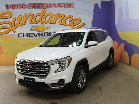 Used 2024 GMC Terrain SLT AWD/4WD image 5