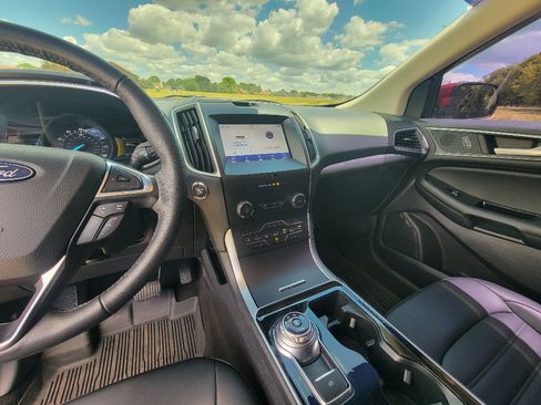 Used 2020 Ford Edge SEL FWD image 17