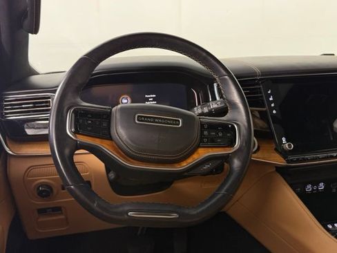 Used 2022 Jeep Grand Wagoneer Series III w/ Rear Seat Video Group 1 AWD/4WD image 44