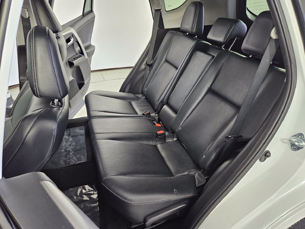 Used 2017 Toyota RAV4 Platinum w/ All Weather Liner Package FWD image 21