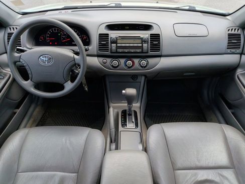 Used 2005 Toyota Camry LE FWD image 21