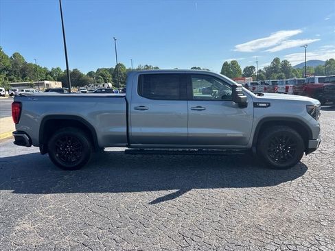 Used 2025 GMC Sierra 1500 Elevation w/ X31 Off-Road Package AWD/4WD image 9