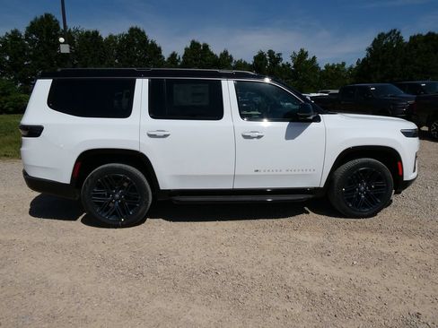 New 2026 Jeep Grand Wagoneer 4WD image 2
