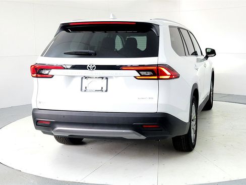 New 2025 Toyota Grand Highlander FWD image 5
