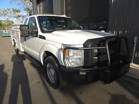 Used 2014 Ford F250 XL w/ Power Equipment Group RWD image 6
