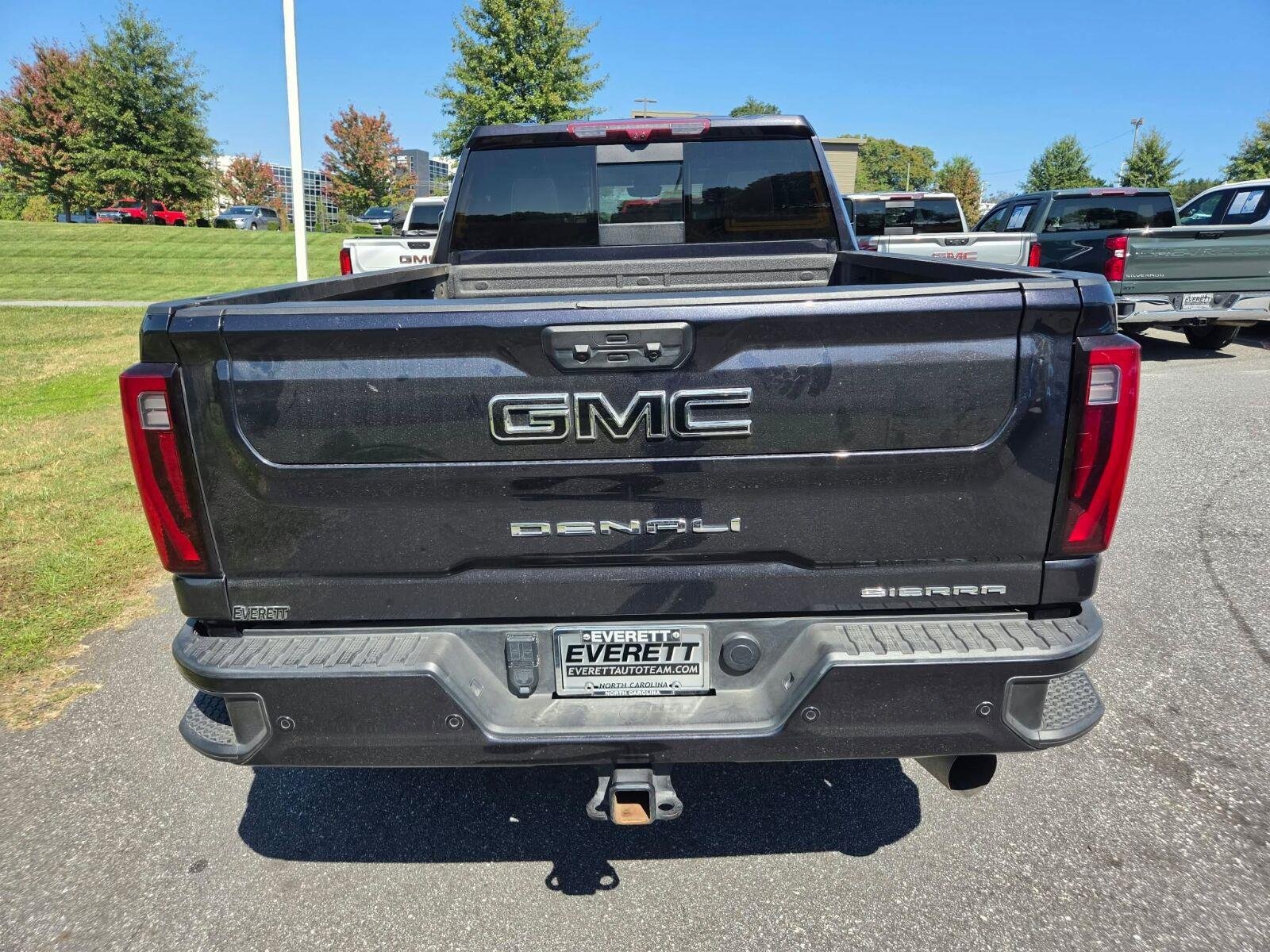Used 2024 GMC Sierra 2500 Denali w/ Denali Reserve Package AWD/4WD image 8