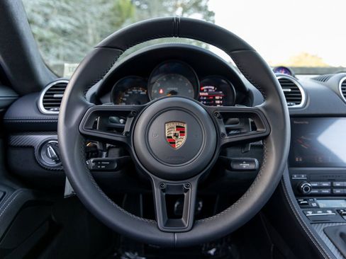 Certified 2025 Porsche 718 Cayman GT4 RS RWD image 39