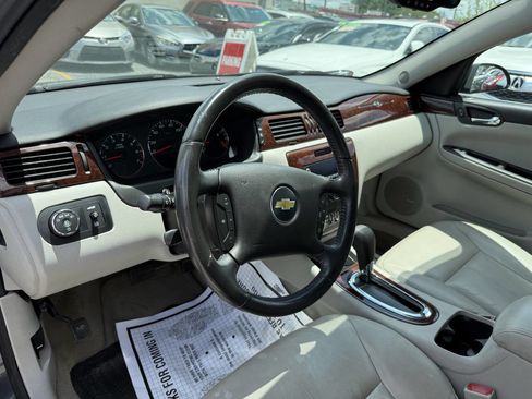 Used 2011 Chevrolet Impala LTZ FWD image 13