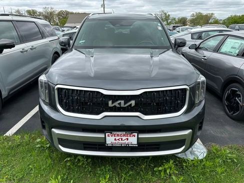 Used 2023 Kia Telluride EX w/ EX Captain's Chair Package FWD image 2