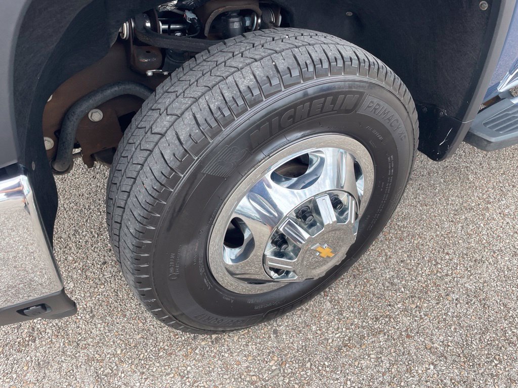 Used 2024 Chevrolet Silverado 3500 LT w/ Texas Edition AWD/4WD image 11