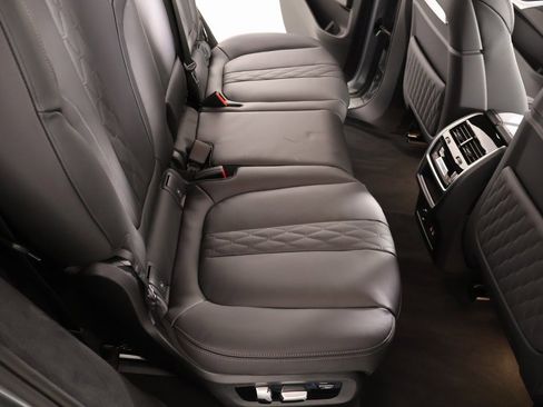 New 2026 BMW X7 M60i image 15