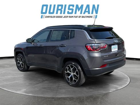 Used 2024 Jeep Compass Limited AWD/4WD image 4
