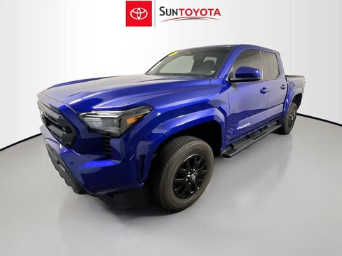 Used 2025 Toyota Tacoma SR5 RWD image 9