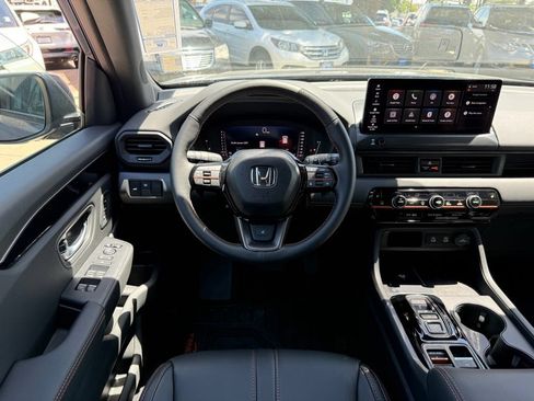 Certified 2026 Honda Pilot TrailSport image 4