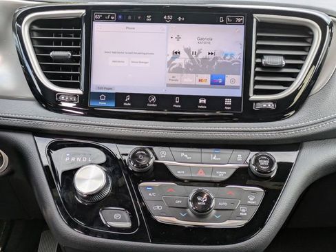 New 2026 Chrysler Pacifica Select image 20