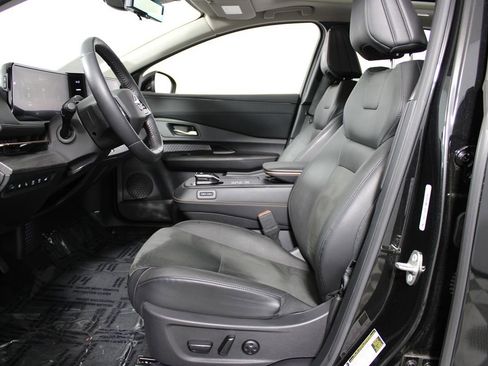Used 2023 Nissan Ariya FWD image 29